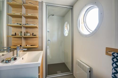 Camping Sandaya Soulac Plage - Cottage 2 bedrooms air-conditioning**** - Photo 7