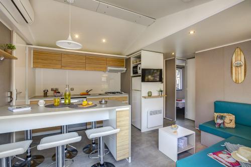 Camping Sandaya Soulac Plage - Cottage PREMIUM SURF 3 bedrooms air-conditioning - Photo 4