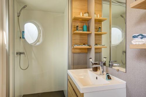 Camping Sandaya Soulac Plage - Cottage PREMIUM SURF 3 bedrooms air-conditioning - Photo 7