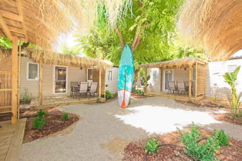 Camping & Bungalows Estanyet - Bungalow Titania - Photo 1