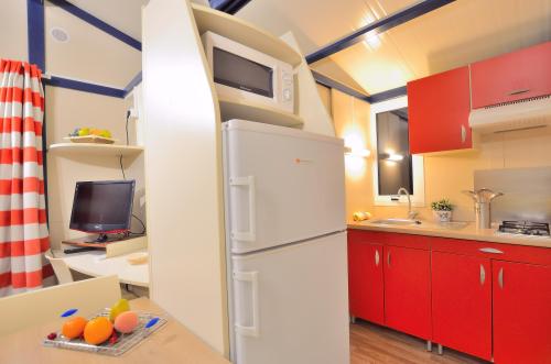 Camping & Bungalows Estanyet - Bungalow MOREA DE LUXE - Photo 1