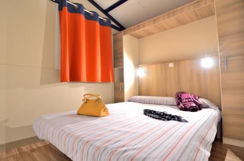 Camping & Bungalows Estanyet - Bungalow MOREA DE LUXE - Photo 4