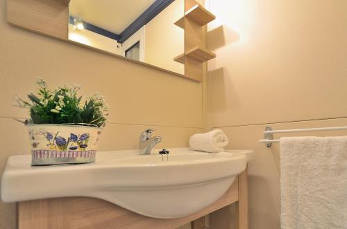 Camping & Bungalows Estanyet - Bungalow MOREA DE LUXE - Photo 6