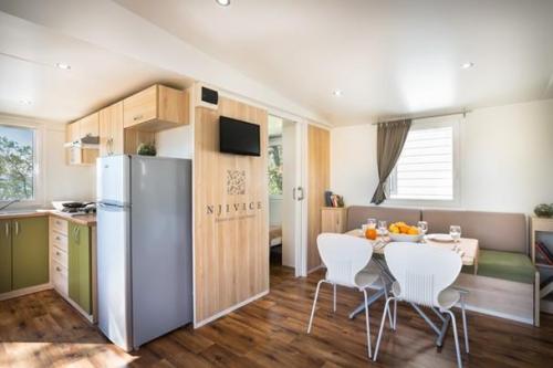 Aminess Atea Camping Resort - Holiday home Marella Premium - Photo 3