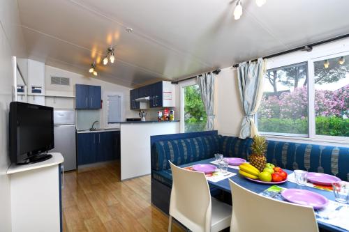 Camping Pino Mare - Mobile-home Gold - Photo 3