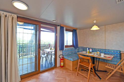 Camping Pino Mare - Mobile-home Maxi Caravan - Photo 3