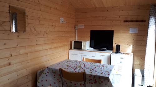 Camping La Cigale de L'Allier - Chalet for 2 pers. - Photo 3