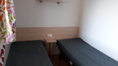 Camping La Cigale de L'Allier - Mobile-home 2 bedrooms - Photo 4