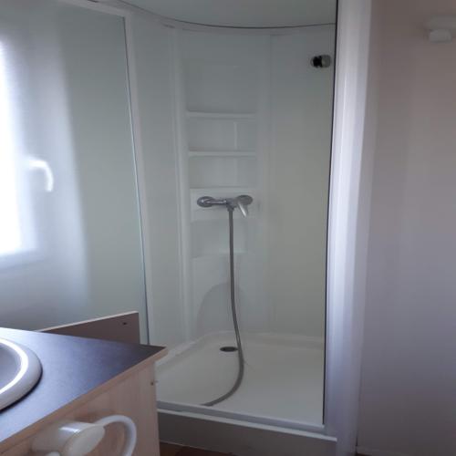 Camping La Cigale de L'Allier - Mobile-home 2 bedrooms - Photo 6