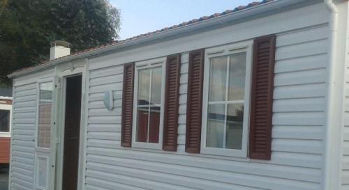 Camping La Cigale de L'Allier - Mobile-home 2 bedrooms - Photo 2