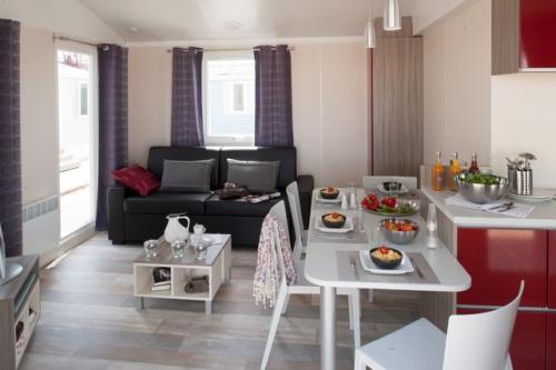 Camping Holiday Green - Cottage Summer Suite Luxe - 2 bedrooms - Air-conditioning, TV, cleaning service included, bed linen and towels included + Terrace - Photo 3