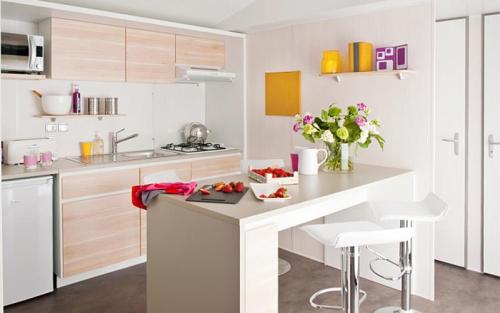 Camping Holiday Green - Cottage Confort Yellow Corner 28 m² - 2 bedrooms + Air-conditioning - Photo 2