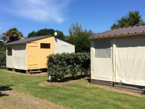 Camping Le Rivage - Tit'home Toilé - 2 bedrooms (without toilet blocks) - Photo 1