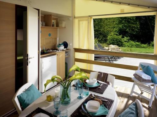 Camping Le Rivage - Tit'home Toilé - 2 bedrooms (without toilet blocks) - Photo 5
