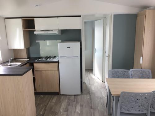 Camping Le Rivage - Cottage Confort - 2 bedrooms - Photo 9