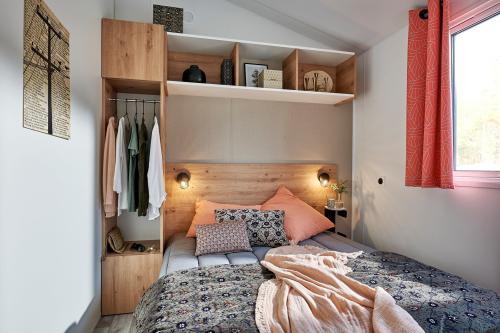 Flower Camping La Blanche Hermine - Mobile-home Pénestin CONFORT 20m² (1 bedroom - 2 people) + Covered terrace + TV - Photo 5