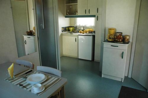 Camping La Blanche Hermine - Chalet CROUESTY (2 bedrooms) - Photo 2