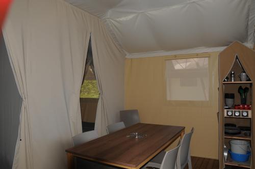 Camping La Blanche Hermine - Lodge Belle-Ile - Photo 5