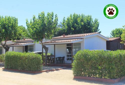 Camping Resort Els Pins - Bungalow Comfort Garden - Photo 2