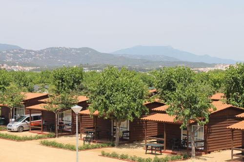Camping Resort Els Pins - Bungalow Comfort Garden - Photo 8