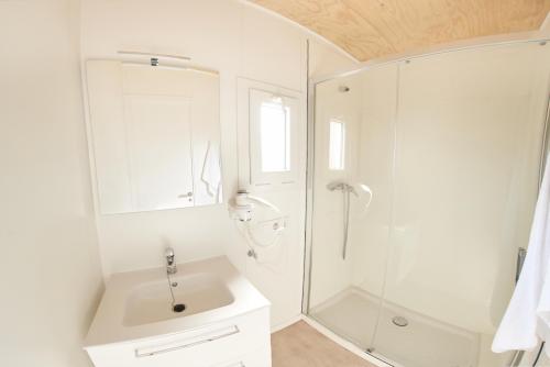 Camping Resort Els Pins - Mobile home Plus 2 AC - Photo 6