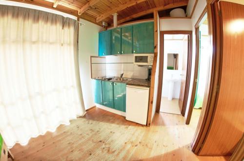 Camping Resort Els Pins - Bungalow Comfort - Photo 3