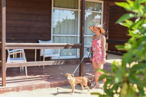Camping Resort Els Pins - Bungalow Comfort - Photo 9
