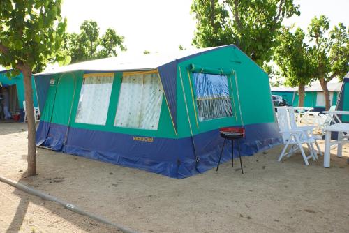 Camping Resort Els Pins - Canvas bungalow - Photo 1