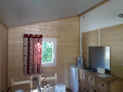 Camping de l'Ile - Chalet Tithome - Photo 2