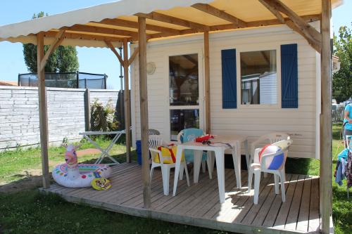 Camping du Vieux Château - Mobilhome Escale 16m²- 1 bedroom + Television - Photo 4
