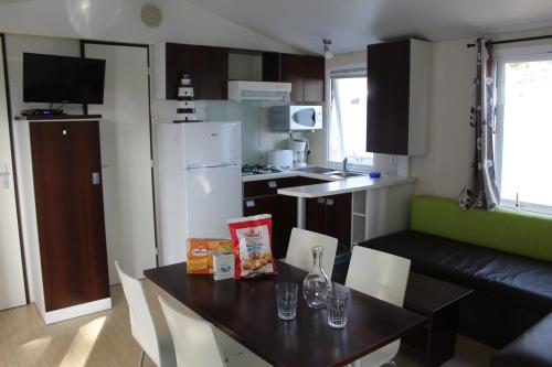 Camping du Vieux Château - Mobilhome Escapade Confort 27m² - 2 bedrooms + Television - Photo 8