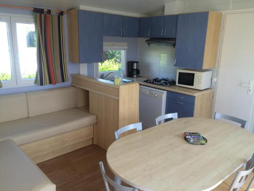 Camping du Vieux Château - Mobilhome Quietude CONFORT 35m² - 3 bedrooms + television and dishwasher - Photo 6