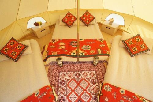 Camping Morédéna - Tente bohème sur pilotis avec terrasse (2 à 4 personnes) - Photo 1