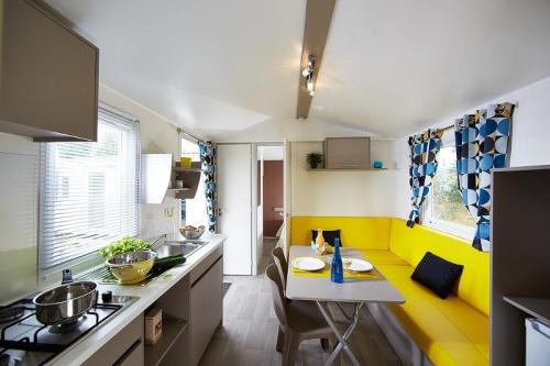 Camping L'Ardéchois - Mobile-home 24.9m² - 2 bedrooms - Photo 4