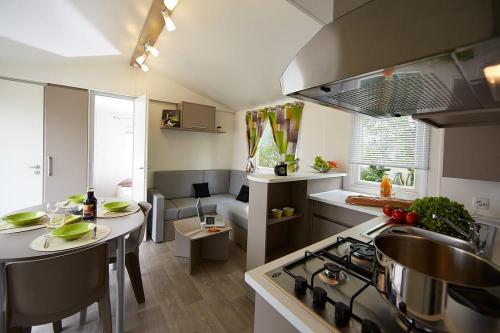 Camping L'Ardéchois - Mobile-home 33m² - 3 bedrooms - Photo 4