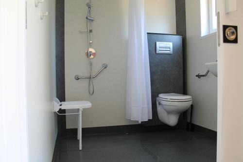 Camping Seasonova Ile de Ré - Mobile-home 2 bedrooms adapted to the people with reduced mobility - Photo 3