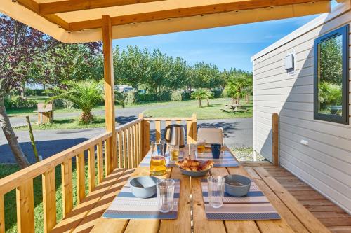Camping la Ferme des 4 Chênes - Mobil Home BAÏGURA 2CH PREMIUM 2019 terrasse couverte - Photo 1