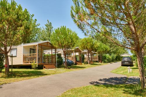 Camping la Ferme des 4 Chênes - Mobilhome RHUNEA 2CH PREMIUM 2019 - Terrasse intégrée - Photo 1