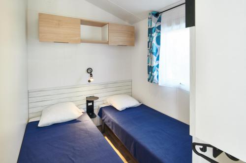 Camping la Ferme des 4 Chênes - Mobilhome RHUNEA 2CH PREMIUM 2019 - Terrasse intégrée - Photo 7