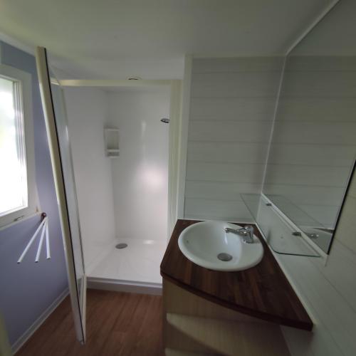 Camping la Ferme des 4 Chênes - Mobil home JAIZKIBEL 2CH Terrasse integrée - Photo 7