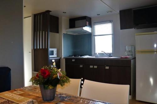 Flower Camping Altea - Mobile-home Comfort 24-27m² (2 bedrooms) + clim + sheltered terrace - Photo 4