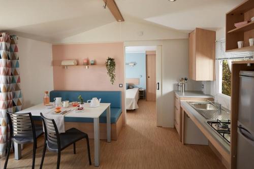 Flower Camping Altea - Mobil home PMR Confort+ 35m² + air conditioning (2 bedrooms) adapted to the people with reduced mobility + sheltered terrace - Photo 4