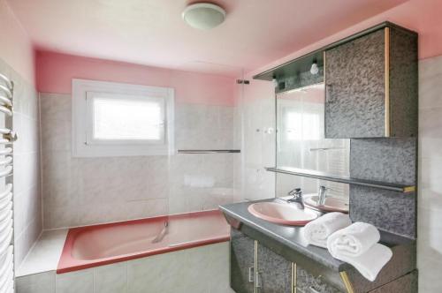 Camping de la Seine & SPA **** - La Clef d'Argent - Jardin, jacuzzi et vue sur la Seine - Photo 4