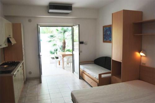 Camping Village Spiaggia Lunga - Bungalow 'Rubino' one-room - Photo 2