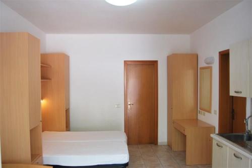 Camping Village Spiaggia Lunga - Bungalow 'Rubino' one-room - Photo 3