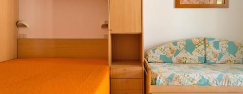 Camping Village Spiaggia Lunga - Bungalow 'Rubino' one-room - Photo 4