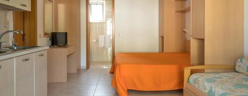 Camping Village Spiaggia Lunga - Bungalow 'Rubino' one-room - Photo 7