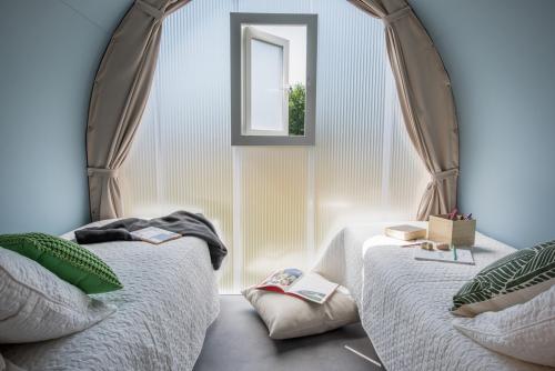 Villa Cottage in Loire Valley - Camping Le Cardinal - Coco Sweet 2 bedrooms - without toilet blocks - Photo 4