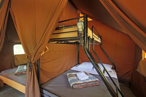 Huttopia Lac de Serre Ponçon - Canadienne Tent II - Photo 4