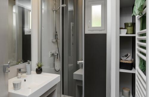 Camping Sandaya Cap Sud - Chalet 3 bedrooms **** - Photo 6